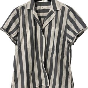 GAP Gray and White Camp Shirt